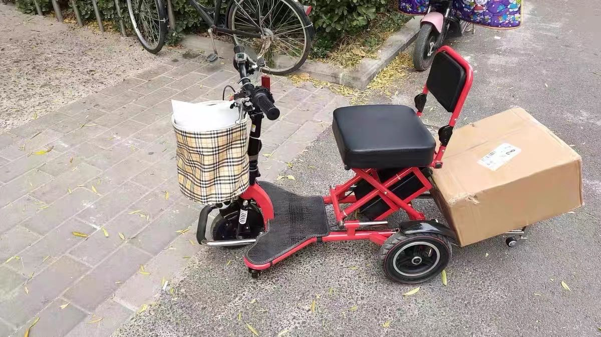 Elderly Electric Tricycle Lithium Battery Folding Moility Scooter.