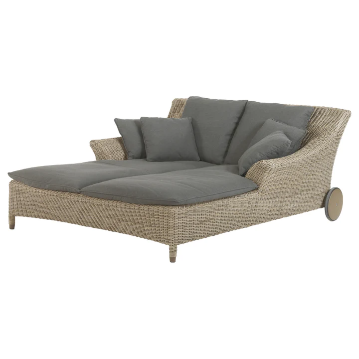 VALENTINE GARDEN LIVING 2 PERSON RATTAN SUNBED BY 4 SEASONS OUTDOORS